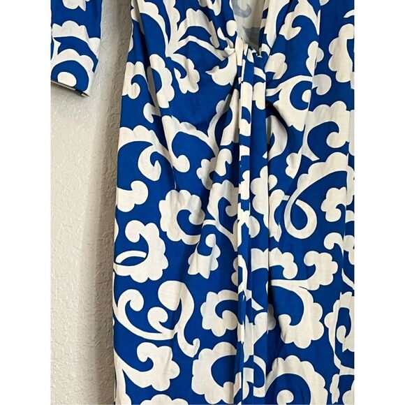 DIANE VON FURSTENBERG BLUE & OFF WHITE PRINT 100% SILK WRAP DRESS SIZE 8 - Picture 2 of 6